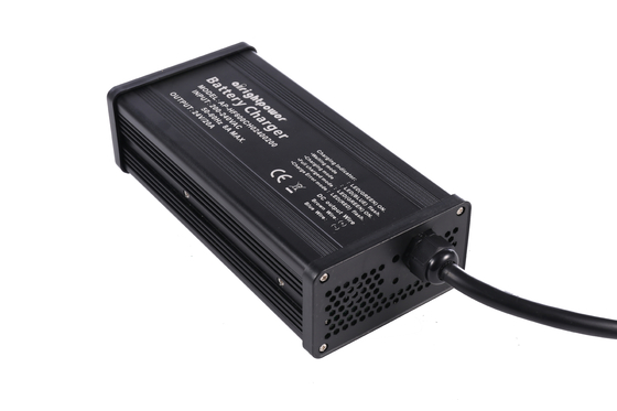 Chargeur de batterie d'OCP OLP OVP 600W EV avec la prise Anderson Plug de C.C C13
